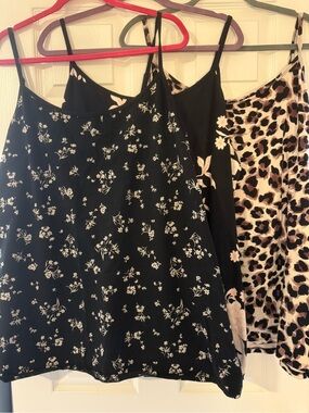 Torrid foxy camis - 3 prints size 6